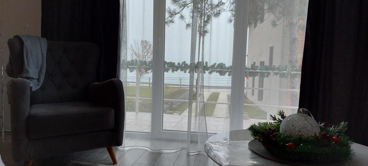Fenix Apartment & Rooms Vinci Exterior photo